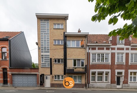 Klassevol gerenoveerd duplex appartement op boogscheut van de Grote Markt in Izegem