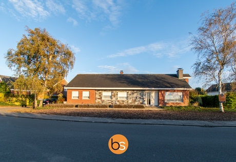 Te Koop: Ruime Open Bebouwing met Karakter in Sint-Eloois-Winkel