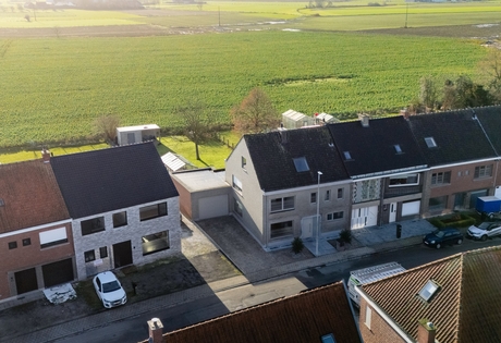 Prachtige halfopen bebouwing met landelijk uitzicht – instapklaar en energiezuinig!